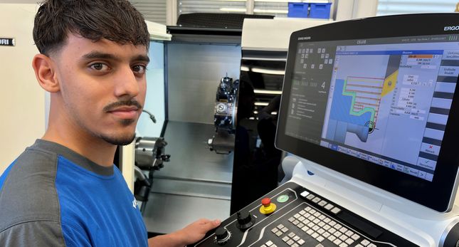 Polymechaniker bearbeiten vielseitige Aufträge aus der Produktion 